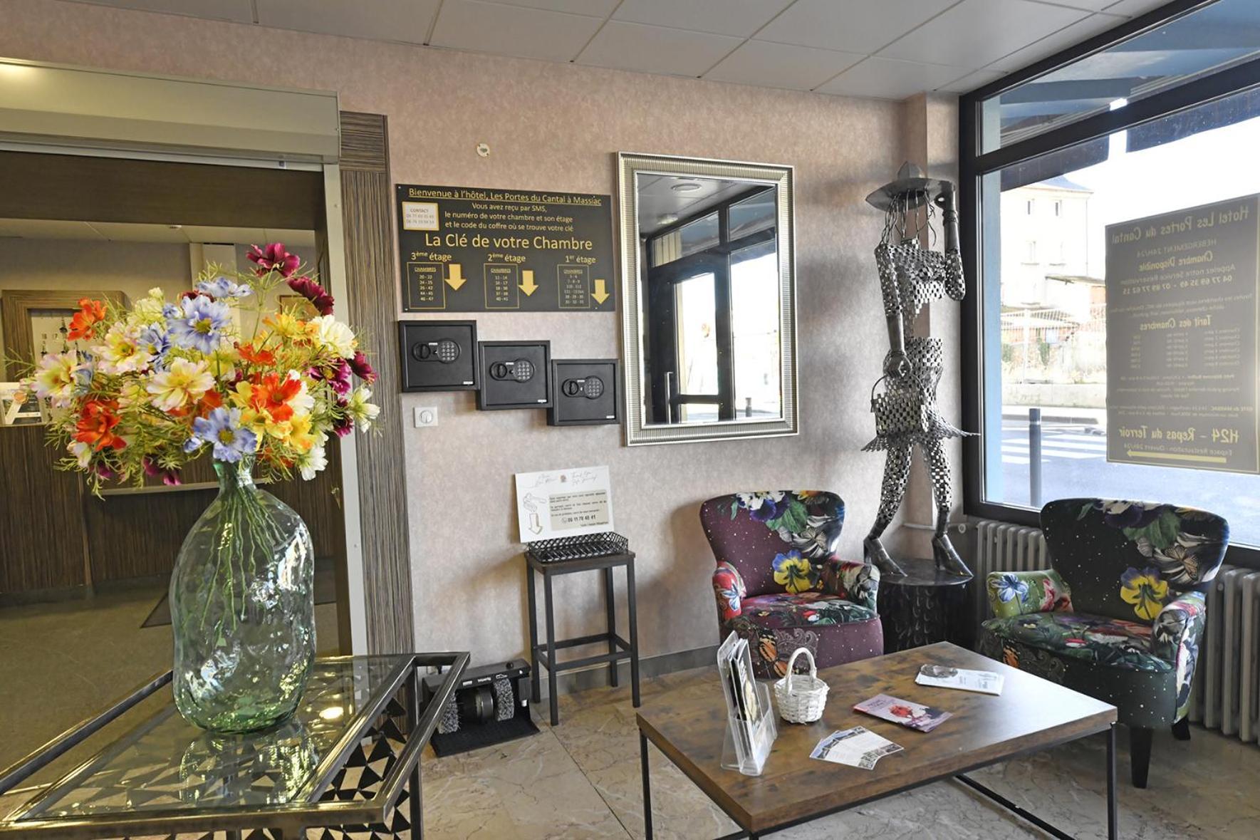 Les Portes Du Cantal มัสซิแยค ภายนอก รูปภาพ